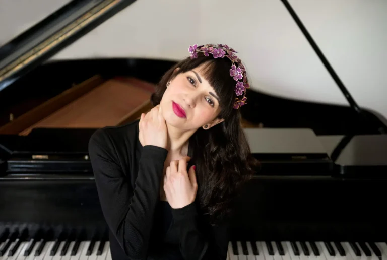 Bild von der Pianistin Hila Kulik